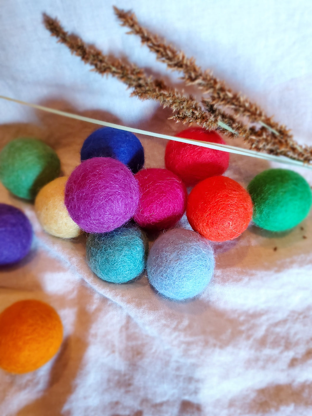 BRIGHT FELT BALLS